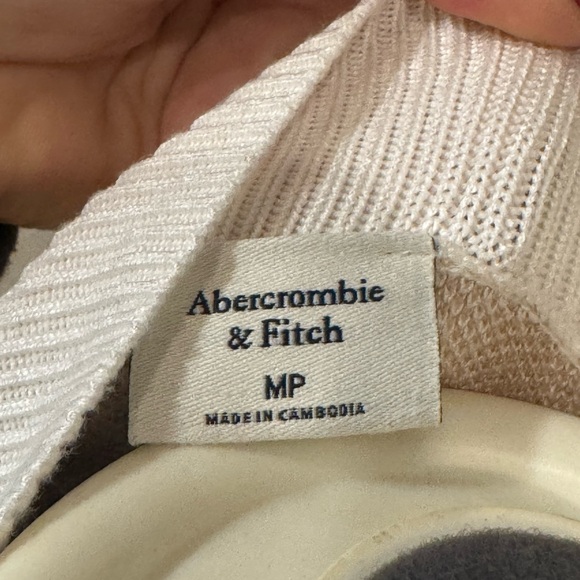 Abercrombie & Fitch Brown and Cream Checkered Turtleneck Sweater - Picture 4 of 4